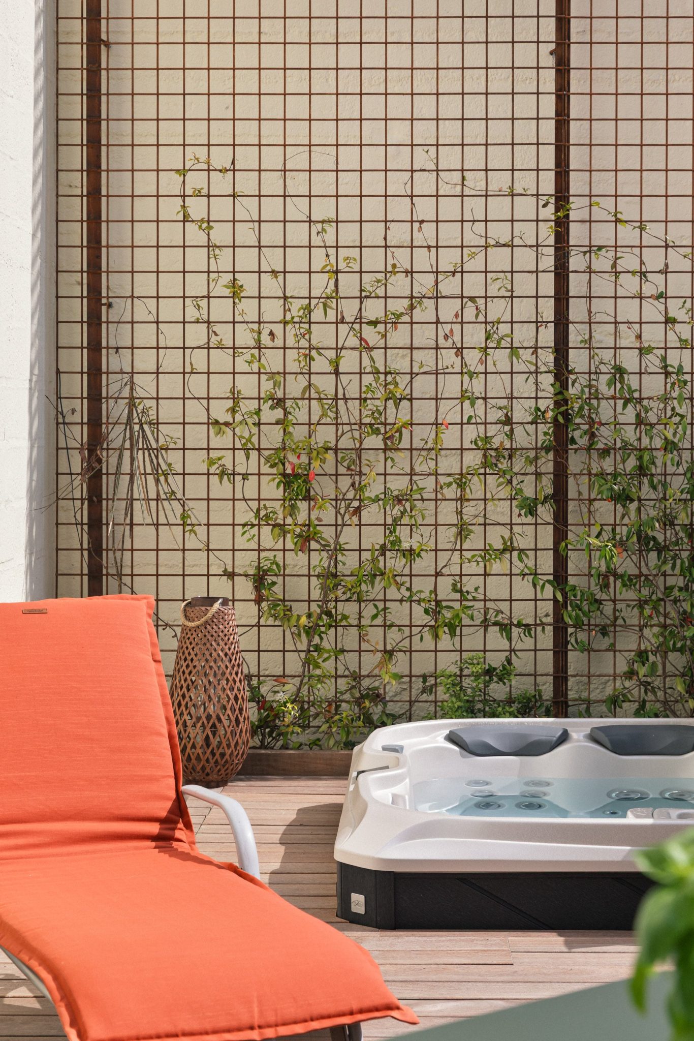 Aménagement d'un jardin avec l'installation d'un spa 4 places à Lamballe
